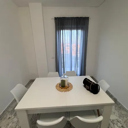 I Due Obelischi Apartment *